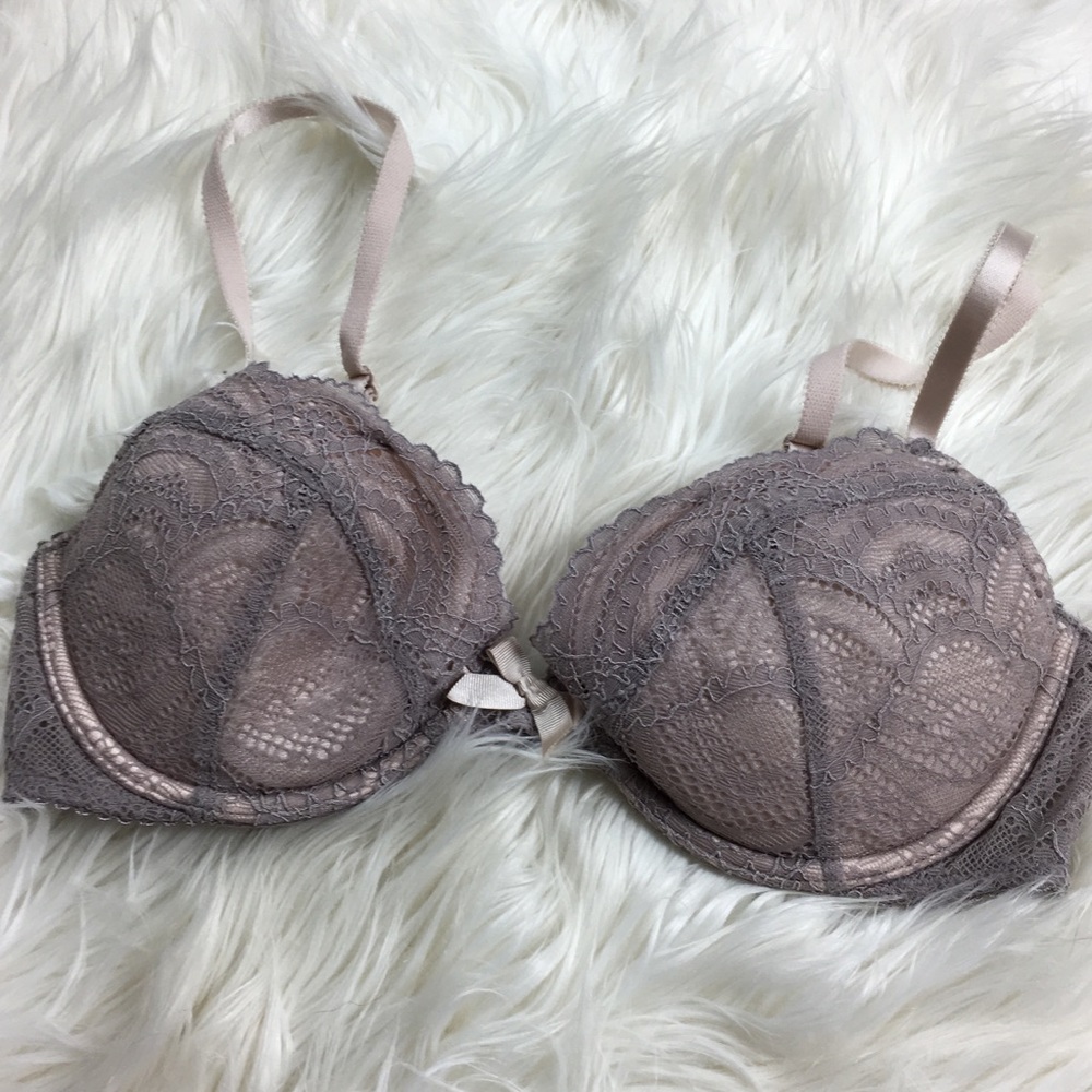Victoria’s Secret Lace Push Up Bra Underwire 34 C